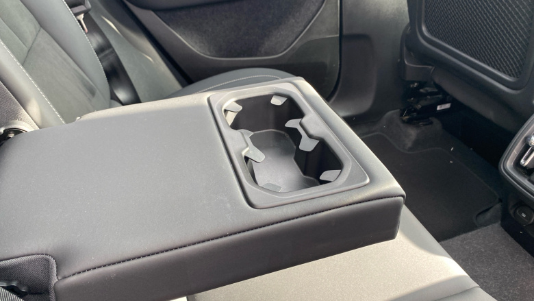 Volvo XC40 2.0 B4P Ultimate Dark 5dr Auto Petrol Estate